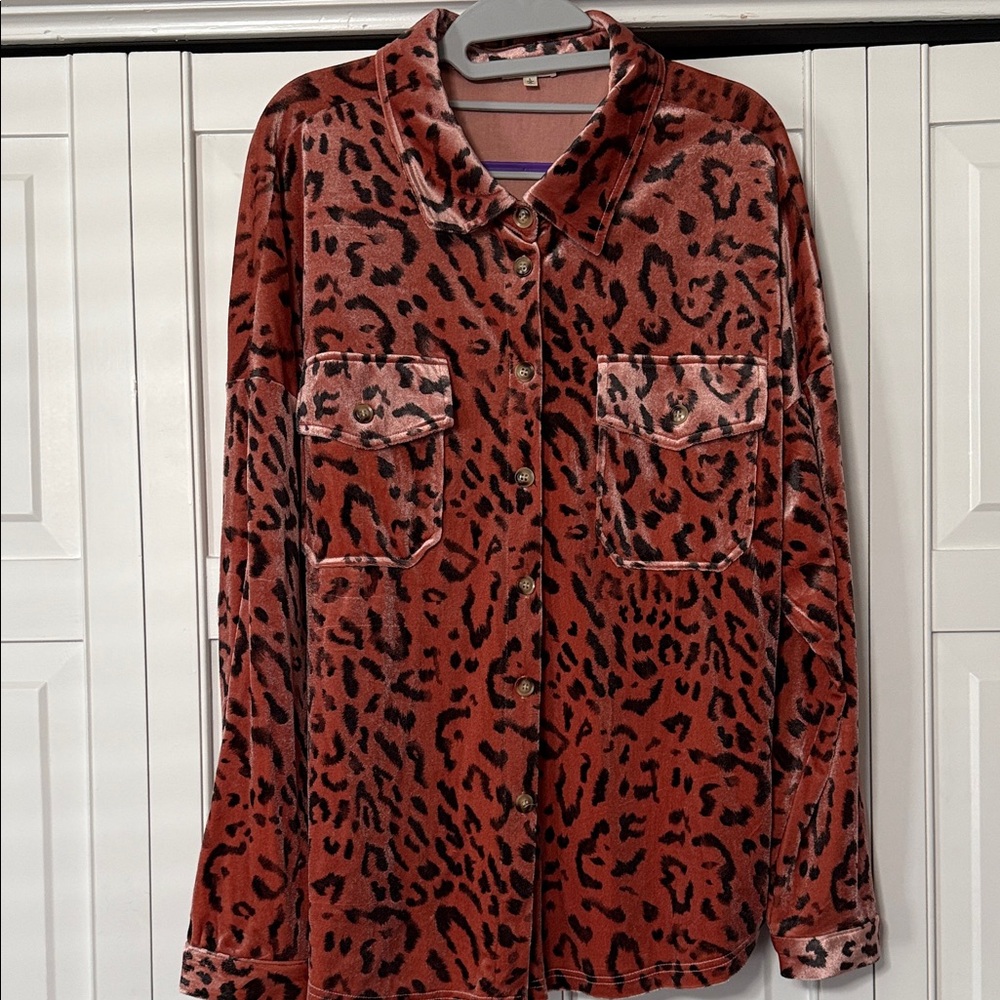 JODIFL Animal Print Velvet Shirt